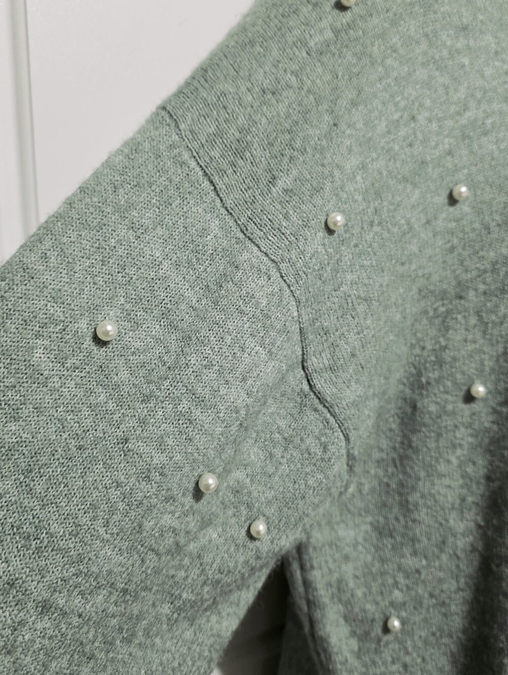 H&M Womens Sage Green Pearl Embellished Oversized Cozy Knit Pull Over Sweater S - Picture 5 of 10